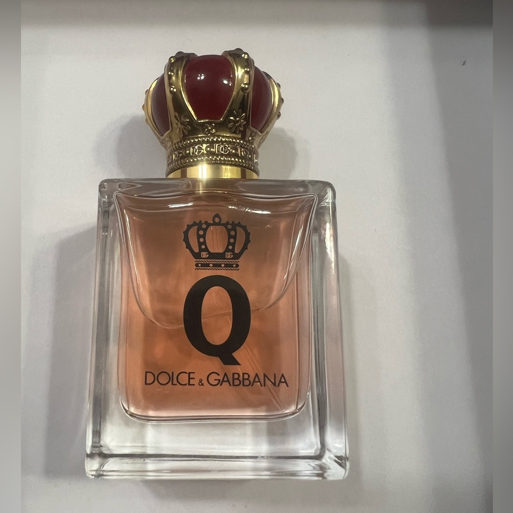 Q by Dolce & Gabbana